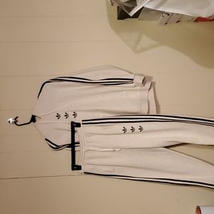 COPY - EUC ADIDAS SWEATSUIT XS/SM BEIGE BLACK. WORN ONCE!